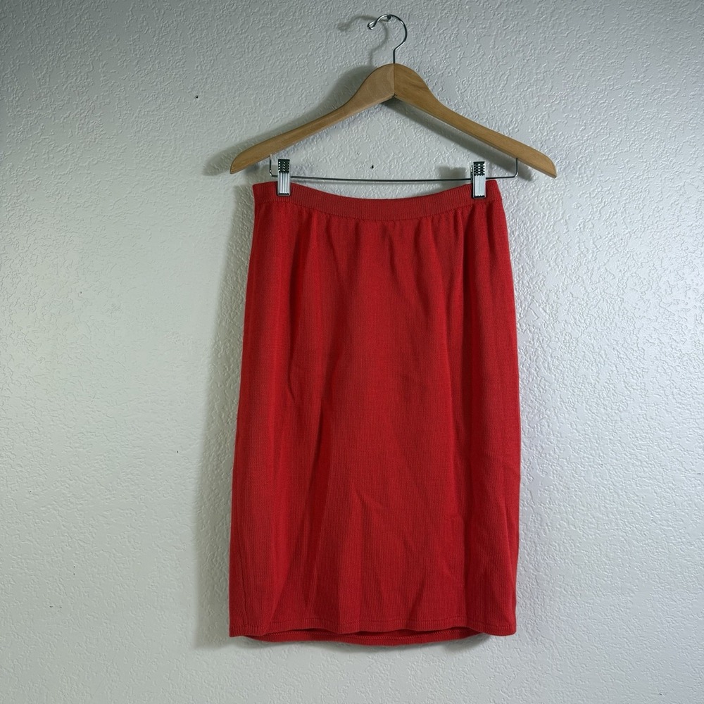 Vintage St. John By Marie Gray Knit Swaer & Skirt Red W/ Gold Accessories Size 8 - Picture 8 of 14